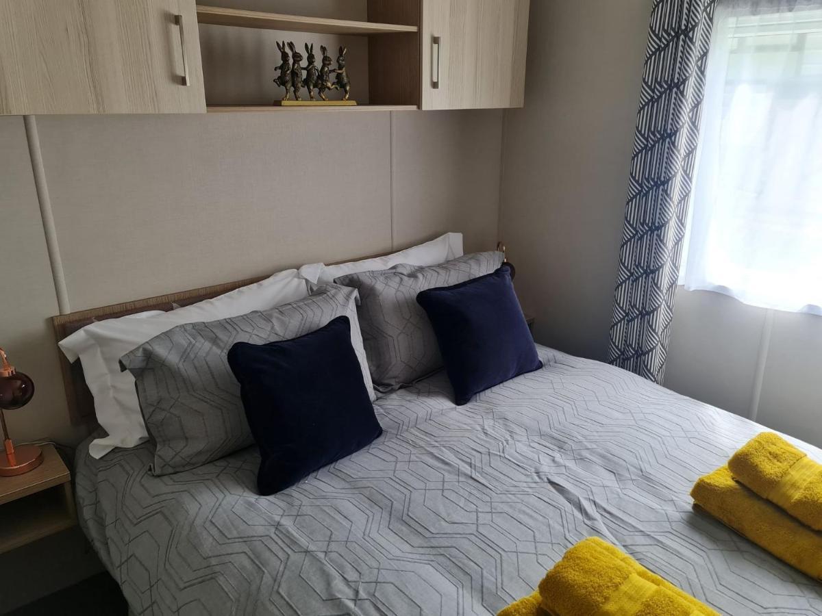 The Tiddler - Plot 101, Woodlands Lodge Retreat, New Quay, West Wales Llanina Extérieur photo